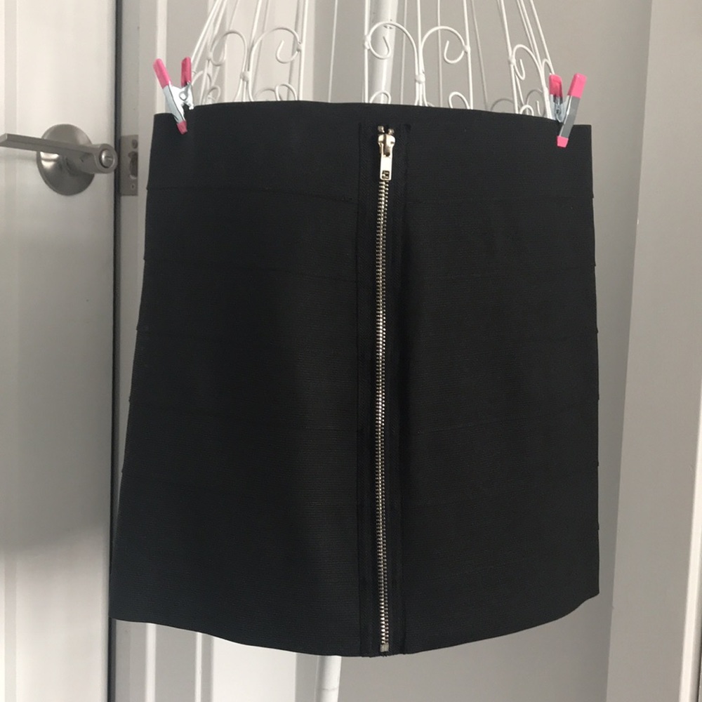 Structured Black Bandage Mini Skirt | Exposed Front Zip Sexy L